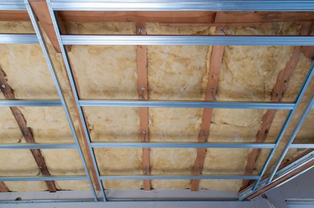 Ocieplenie stropu poddasza: Krok po kroku, koszty, dofinansowanie