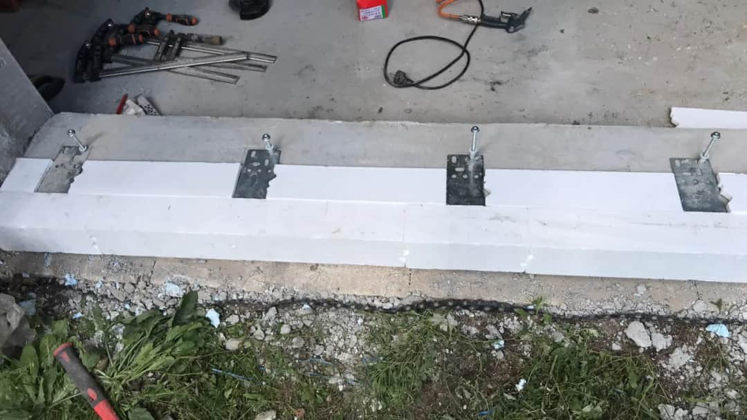 Jakie kołki do okien? Ekspert radzi, jak uniknąć wpadek!